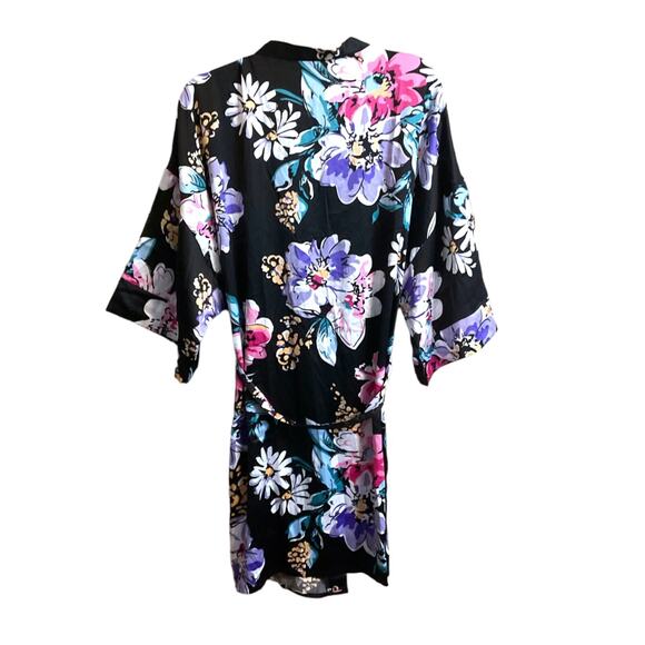 SoHo Apparel Robe Plus Size 1XL Pink Purple Short Silky Relaxed Fit Tie Belt - Picture 9 of 10